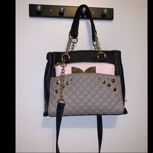 Mini Betsy Johnson purse!🖤💗